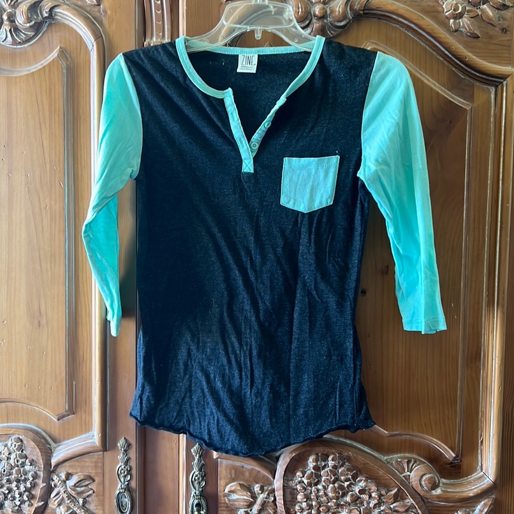 Zine three quarter length sleeve mint and black t-shirt